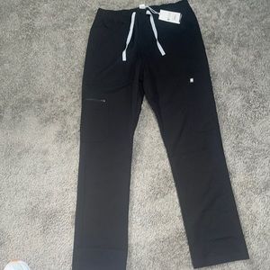 NWT Figs Mens Cairo Cargo Scrub Pants. Brand New. Black size L